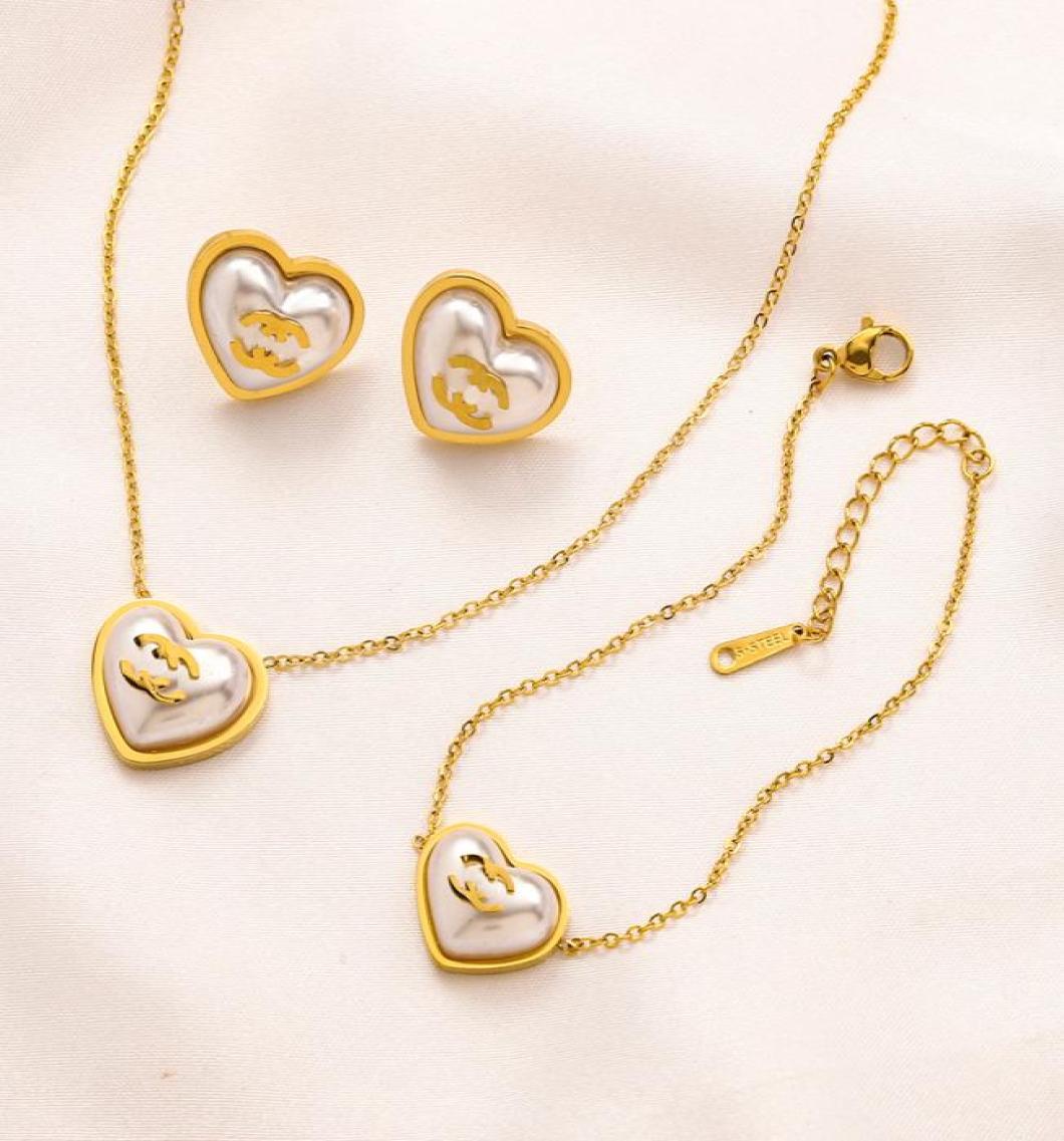 18k Gold Plated Pendant Necklaces Luxury Brand Designers Pearl Couple Circle Fashion Women Stainless Steel Necklaces Wedding Party8802712
18k Gold Plated Pendant Necklaces Luxury Brand Designers Pearl Couple Circle Fashion Women Stainless Steel Necklaces Wedding Party8802712