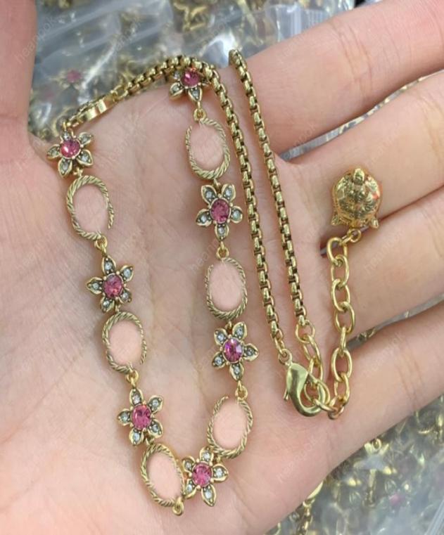 Designer Pendent Necklaces Jewelry Cuban Choker Necklace Collares Vintage Chunky Thick Link Silver Chain For Women Mens Accessorie5232864
Designer Pendent Necklaces Jewelry Cuban Choker Necklace Collares Vintage Chunky Thick Link Silver Chain For Women Mens Accessorie5232864