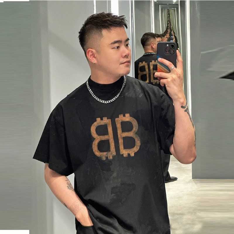 Designer Fashion Clothing French Paris BB Luxury TShirt Tees High Quality 2023 Springsummer Trendy Brand Paris Graffiti Letter Printed Short Sleeved Tshirt for Men, Black
Designer Fashion Clothing French Paris BB Luxury TShirt Tees High Quality 2023 Springsummer Trendy Brand Paris Graffiti Letter Printed Short Sleeved Tshirt for Men, Black