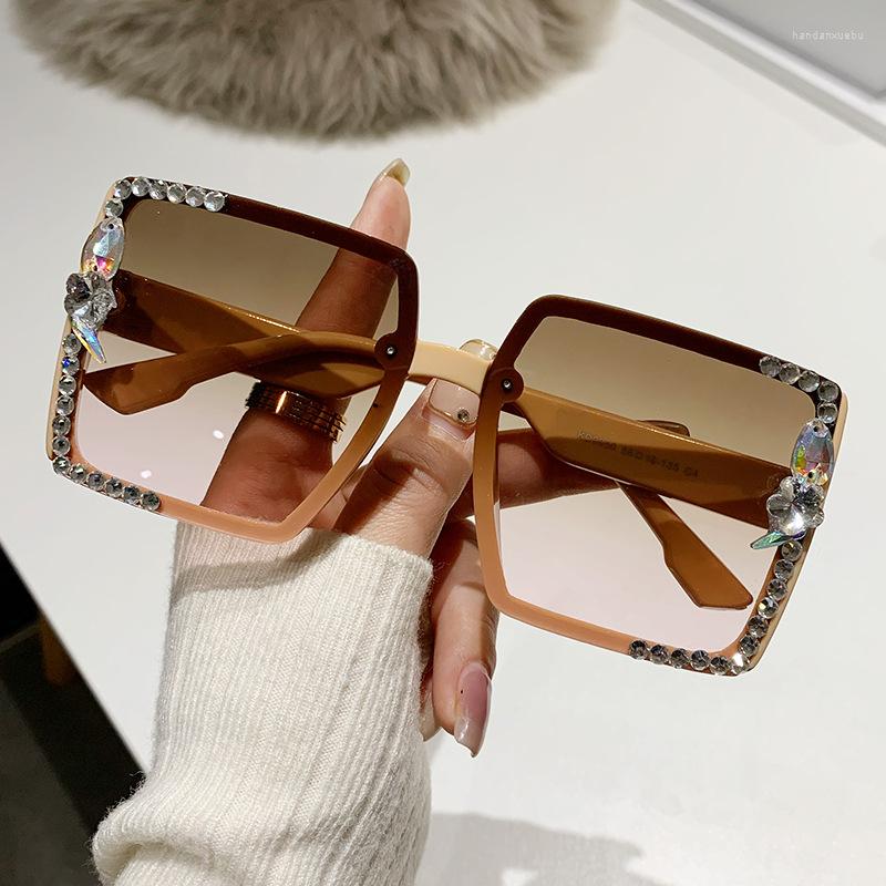 Sunglasses Luxury Vintage Rhinestone Big Frame Women Men Fashion Gradient Lens Sun Glasses Shades For Female
Sunglasses Luxury Vintage Rhinestone Big Frame Women Men Fashion Gradient Lens Sun Glasses Shades For Female