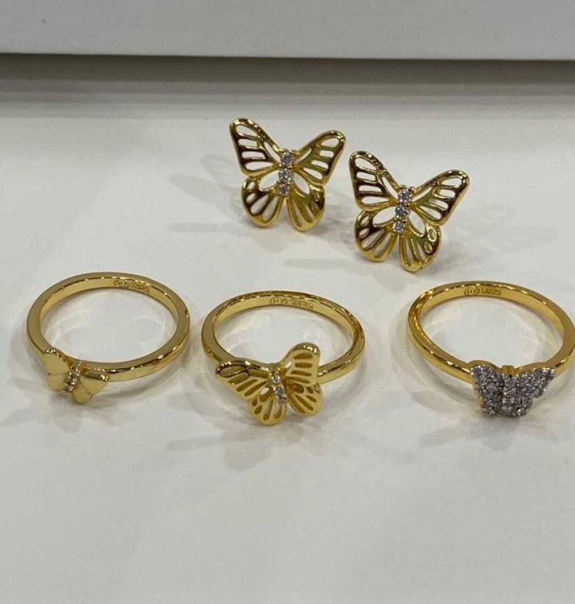 HEF jewelry original Miss Butterfly Ring Earrings female ins small simple ring earrings6245192
HEF jewelry original Miss Butterfly Ring Earrings female ins small simple ring earrings6245192