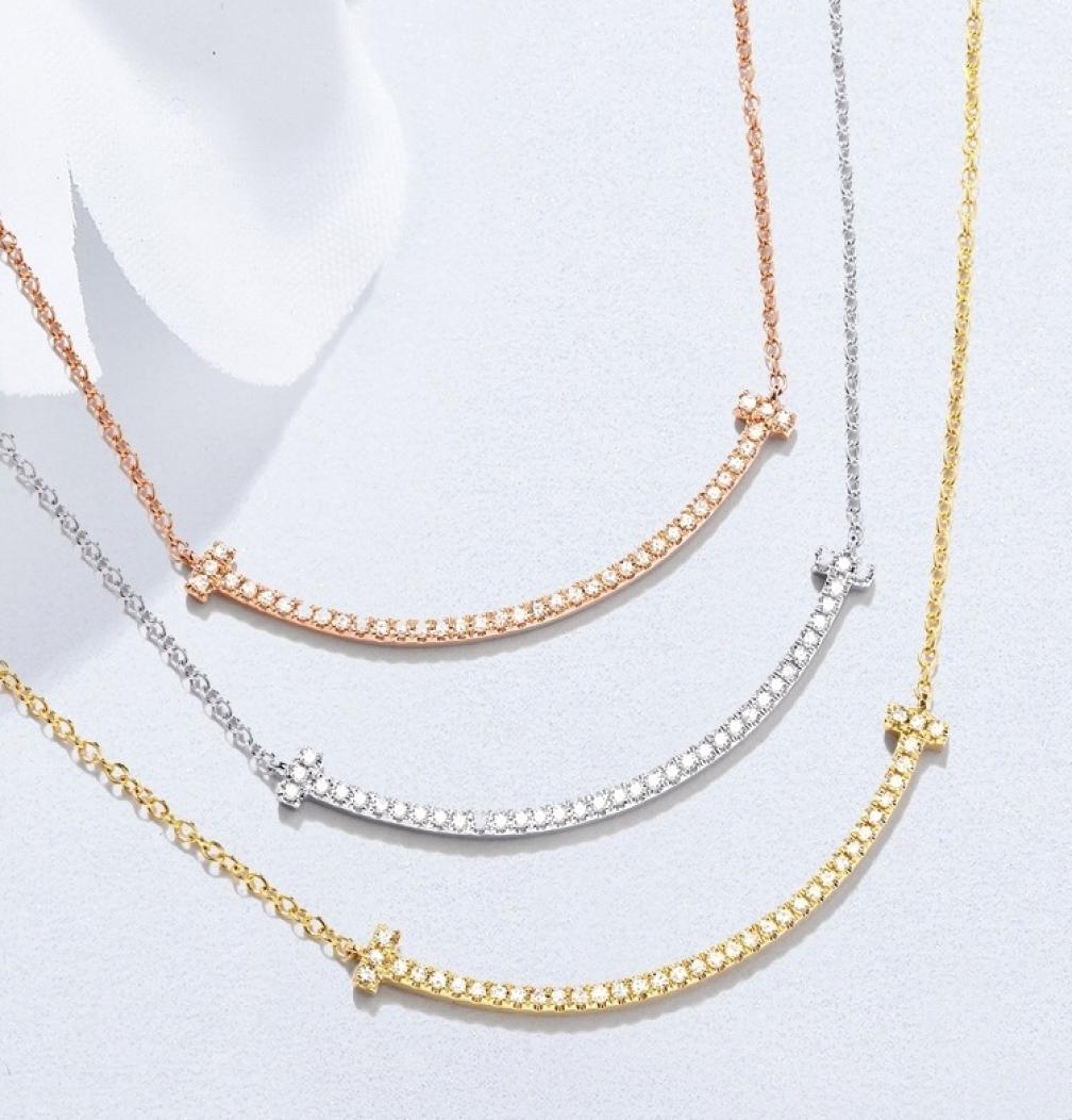 Fashion diamond necklace lady titanium steel smile lettering pendant 18K plated gold necklaces with double lettesr pendant 3 color4029998
Fashion diamond necklace lady titanium steel smile lettering pendant 18K plated gold necklaces with double lettesr pendant 3 color4029998