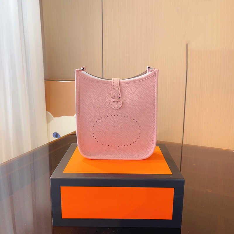 Designer simple new crossbody bag top cowhide super soft women's small satchel fashion hollow shoulder bag 9 colors to choose from 230511, Grey
Designer simple new crossbody bag top cowhide super soft women's small satchel fashion hollow shoulder bag 9 colors to choose from 230511, Grey