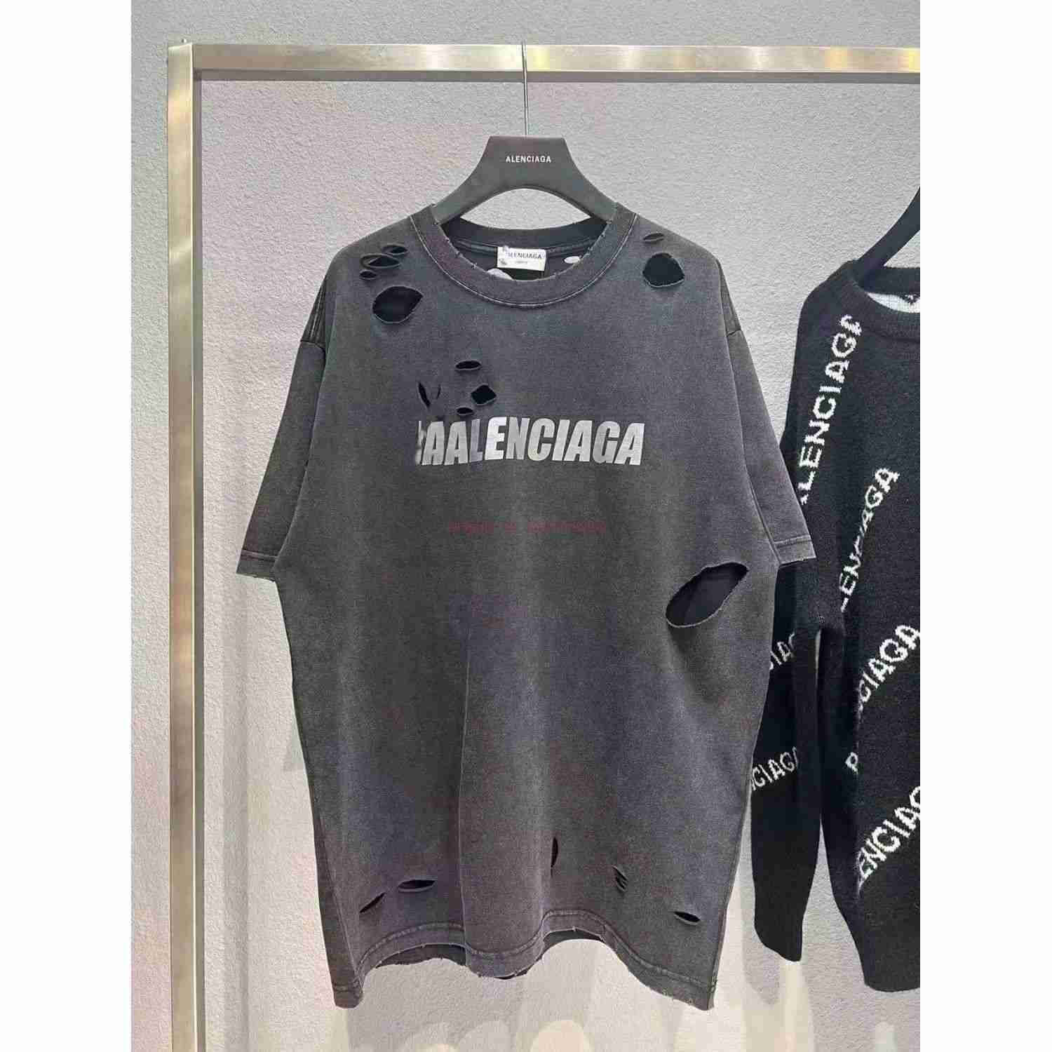 Designer Fashion Clothing French Paris BB Luxury TShirt Tees Summer Paris New Perforated Print Cracked Short Sleeve Mens Womens Tshirt Loose Versatile Casual Fashi, Black (correct version)
Designer Fashion Clothing French Paris BB Luxury TShirt Tees Summer Paris New Perforated Print Cracked Short Sleeve Mens Womens Tshirt Loose Versatile Casual Fashi, Black (correct version)