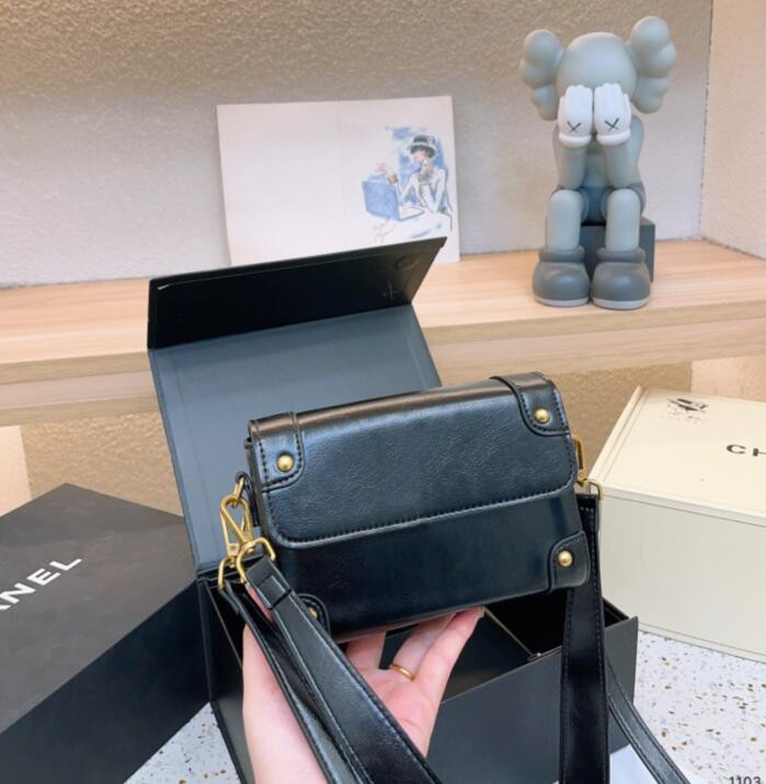 Genuine leather bag chain purse fashion clutch lady Luxury designer shoulder bags tote card holder handbags messenger women, Black
Genuine leather bag chain purse fashion clutch lady Luxury designer shoulder bags tote card holder handbags messenger women, Black