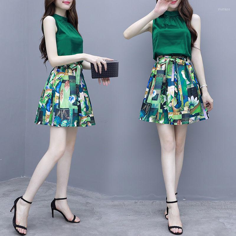 Work Dresses Floral Print Skirt Set Women Tops High Waist Pleated Mini Skirts Female Two-piece Suit Women' Clothing Matching Sets Q648
Work Dresses Floral Print Skirt Set Women Tops High Waist Pleated Mini Skirts Female Two-piece Suit Women' Clothing Matching Sets Q648