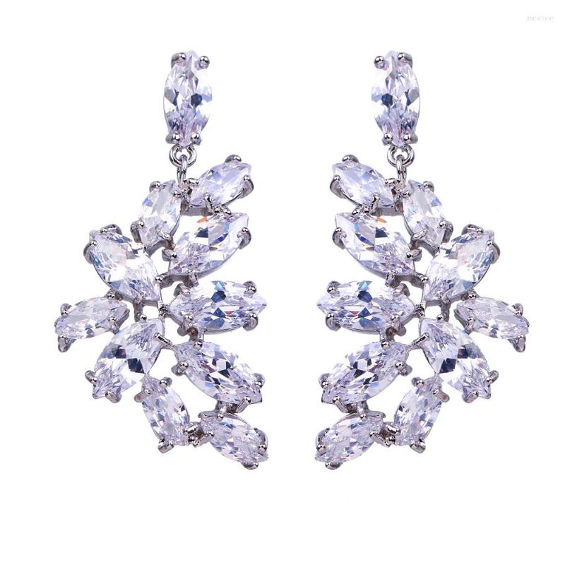 Stud Earrings Bettyue Brand Charm Cubic Zircon White Gold Color Geometric Jewelry For Woman Lover Fashion Wedding Party Gift
Stud Earrings Bettyue Brand Charm Cubic Zircon White Gold Color Geometric Jewelry For Woman Lover Fashion Wedding Party Gift
