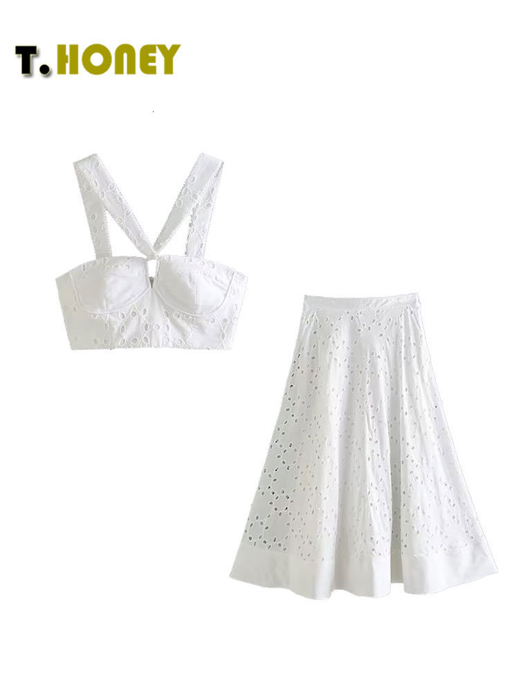 Two Piece Dress TELLHONEY Women Fashion VNeck Hollow Out Crop Tops Side Zipper Pleats Midi Skirt Lady Sexy White Embroidery Set 230512, Top
Two Piece Dress TELLHONEY Women Fashion VNeck Hollow Out Crop Tops Side Zipper Pleats Midi Skirt Lady Sexy White Embroidery Set 230512, Top