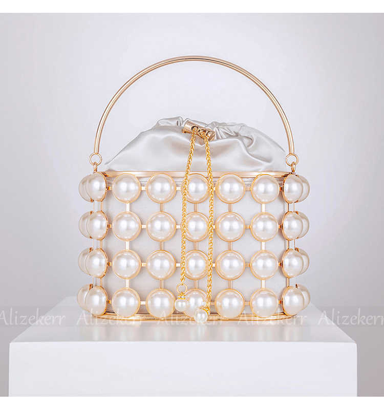 Shoulder Bags Beaded Evening Clutch Women Designer Luxury Handmade Hollow Out Metallic Handbags Ladies High Quality Wedding Party Purses 230426, Black
Shoulder Bags Beaded Evening Clutch Women Designer Luxury Handmade Hollow Out Metallic Handbags Ladies High Quality Wedding Party Purses 230426, Black
