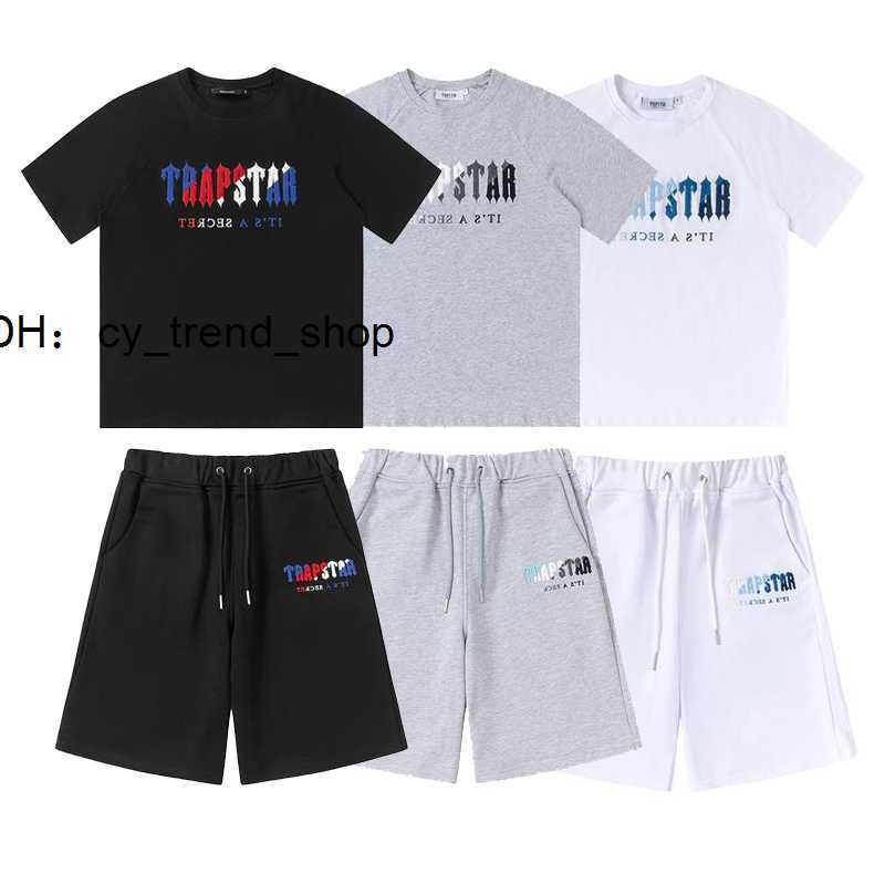 Men's T-shirts Trapstar t Shirt Designer Shirts Print Letter Luxury Black and White Grey Rainbow Color Summer Sports Fashion Cotton Cord Top Short Sleeve Size s l xl1
Men's T-shirts Trapstar t Shirt Designer Shirts Print Letter Luxury Black and White Grey Rainbow Color Summer Sports Fashion Cotton Cord Top Short Sleeve Size s l xl1