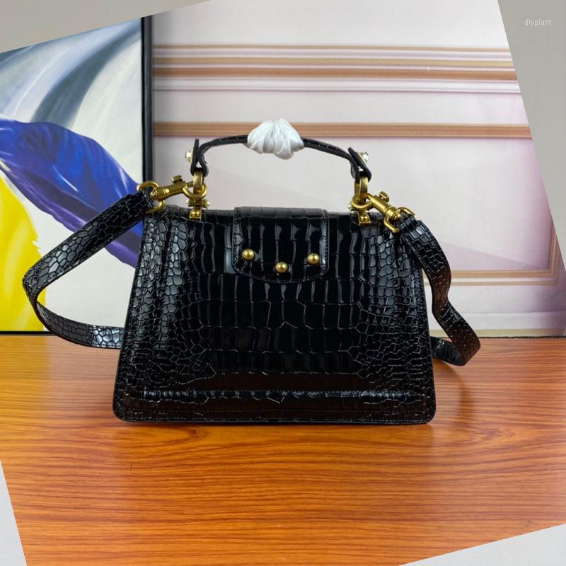 Evening Bags Retro Top Handbag Leather Fashion Ladies Shoulder Bag Design Multifunctional Messenger High Quality Dinner Bag., Black
Evening Bags Retro Top Handbag Leather Fashion Ladies Shoulder Bag Design Multifunctional Messenger High Quality Dinner Bag., Black
