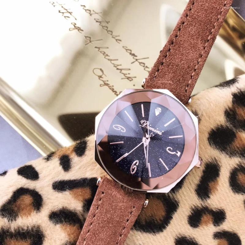 Wristwatches Personalized 8 Sides Geometric Watches For Women Vintage Fur Leather Strap Wrist Watch Quartz Girl Students Analog Faceted, Red
Wristwatches Personalized 8 Sides Geometric Watches For Women Vintage Fur Leather Strap Wrist Watch Quartz Girl Students Analog Faceted, Red