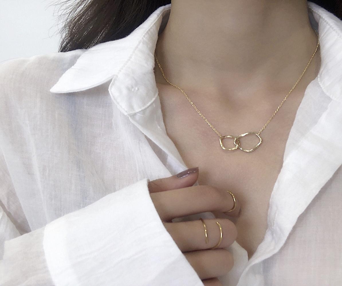S925 sterling silver double ring interlocking necklace ladies fashion sterling silver double ring interlocking pendant clavicle c6426814
S925 sterling silver double ring interlocking necklace ladies fashion sterling silver double ring interlocking pendant clavicle c6426814