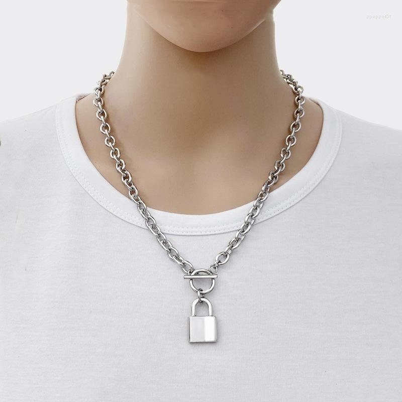 Pendant Necklaces Fashion Titanium Steel Size Lock Collar Female Tide Hip-hop Cold Wind Men And Women OT Buckle Necklace
Pendant Necklaces Fashion Titanium Steel Size Lock Collar Female Tide Hip-hop Cold Wind Men And Women OT Buckle Necklace