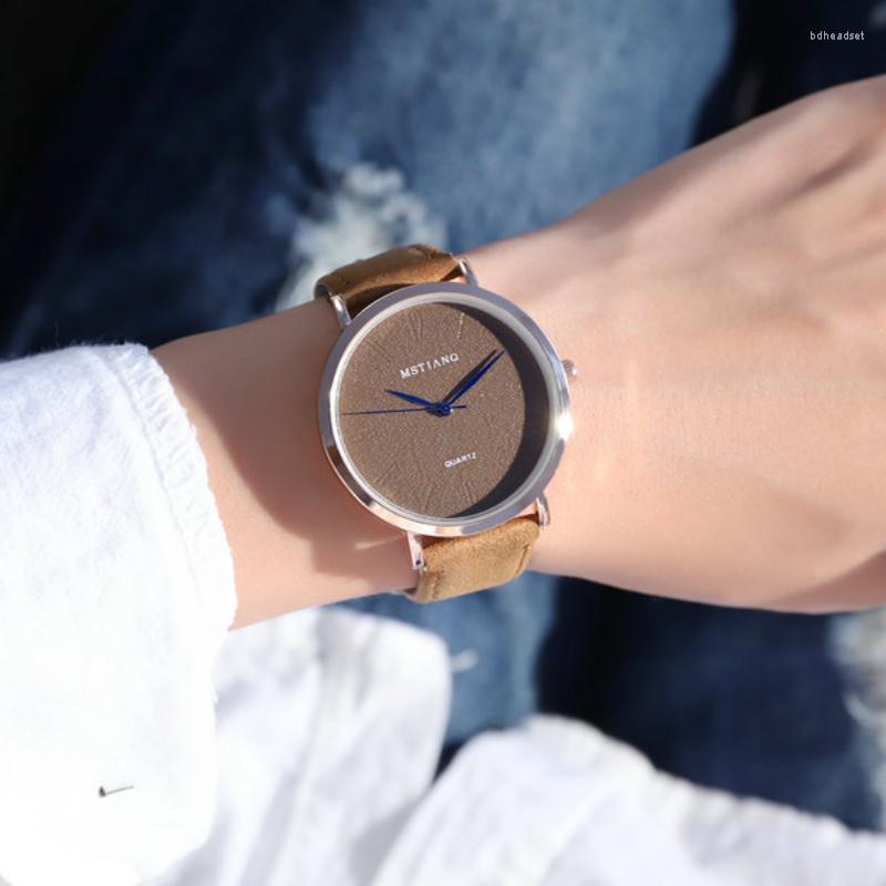 Wristwatches Fashion Round Quartz Simple Dial Casual Wrist Watches Leather Strap Fashionable Clock Waterproof Wristwatch For Women, Big black
Wristwatches Fashion Round Quartz Simple Dial Casual Wrist Watches Leather Strap Fashionable Clock Waterproof Wristwatch For Women, Big black