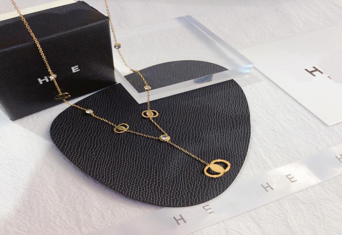 Luxury Exquisite Necklace High end Design Pendant Necklace 18k Gold Plated Long Chain Charm Jewelry Accessories Classic Premium Br9258060
Luxury Exquisite Necklace High end Design Pendant Necklace 18k Gold Plated Long Chain Charm Jewelry Accessories Classic Premium Br9258060