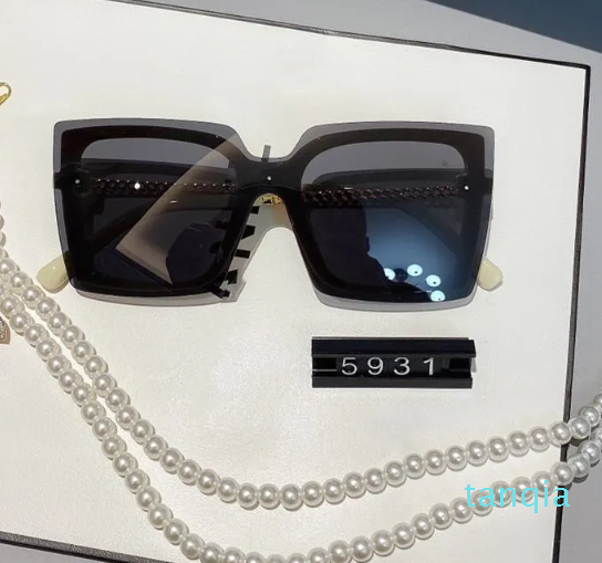 famous sunglasses oversized flat top ladies sun glasses chain women square frames fashion designer
famous sunglasses oversized flat top ladies sun glasses chain women square frames fashion designer