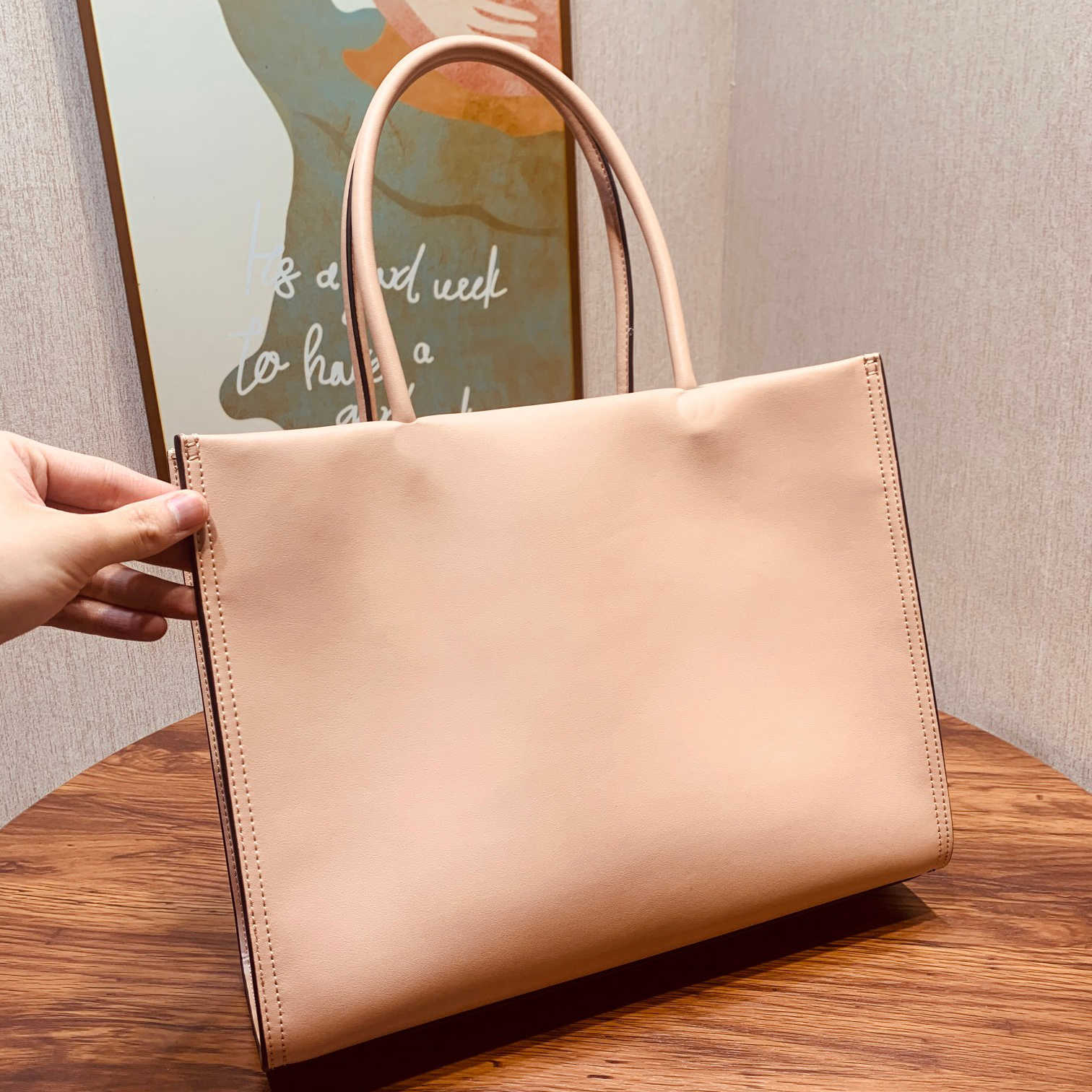the tote Designer Bags Women leather luxurys Handbag Shopper Tote Bag Elegant Ladies Work Purses Luxury Hardware 230420, Style 2--black--18*12cm
the tote Designer Bags Women leather luxurys Handbag Shopper Tote Bag Elegant Ladies Work Purses Luxury Hardware 230420, Style 2--black--18*12cm