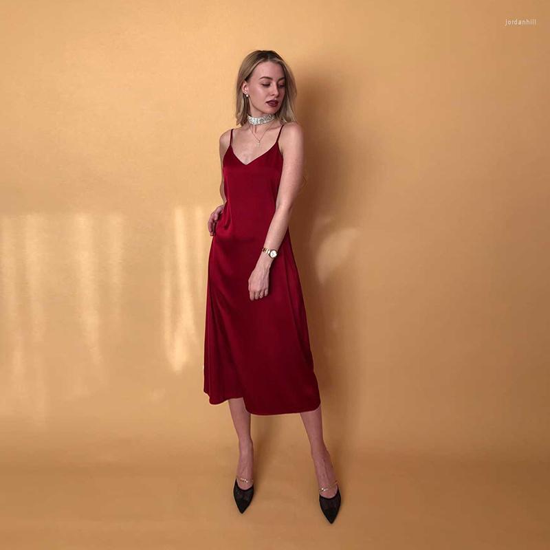 Party Dresses Midi Strapped Dress With A V-cleavage Sexy Spring-summer Sleek And Sturdy, The picture br
Party Dresses Midi Strapped Dress With A V-cleavage Sexy Spring-summer Sleek And Sturdy, The picture br