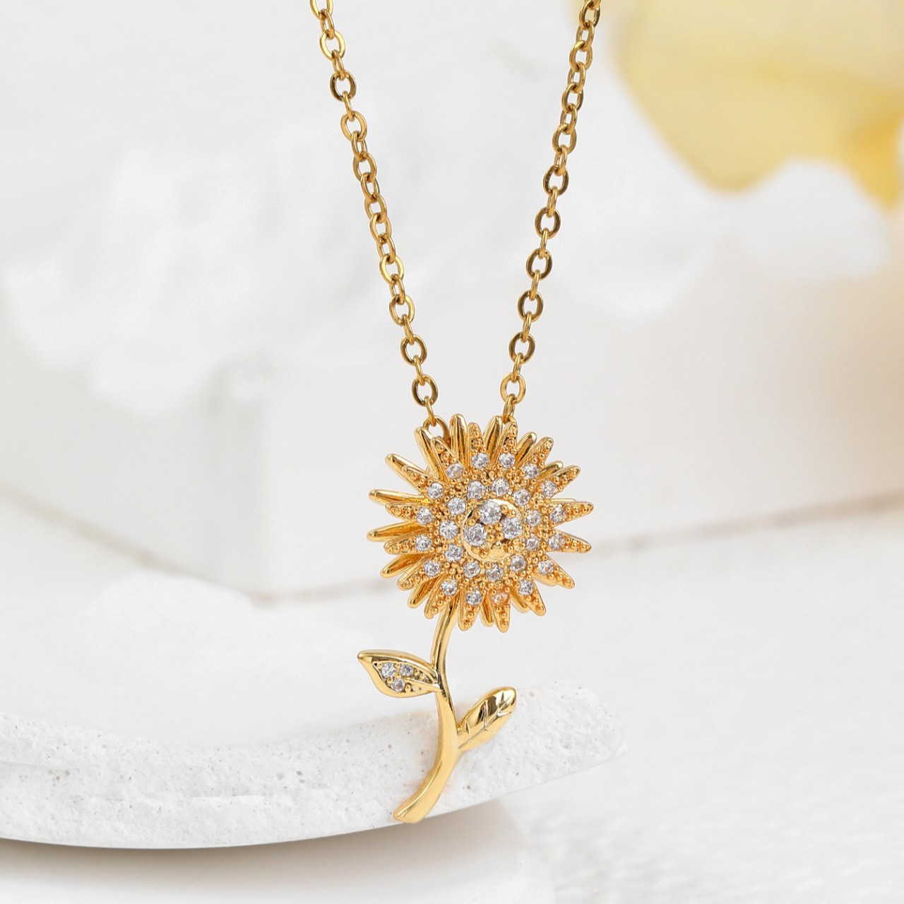 Stainless Steel Rotatable Spinning Sunflower Necklace Anti Stress Anxiety Zircon Crystal Clavicle Chain Wedding Jewelry Gifts
Stainless Steel Rotatable Spinning Sunflower Necklace Anti Stress Anxiety Zircon Crystal Clavicle Chain Wedding Jewelry Gifts