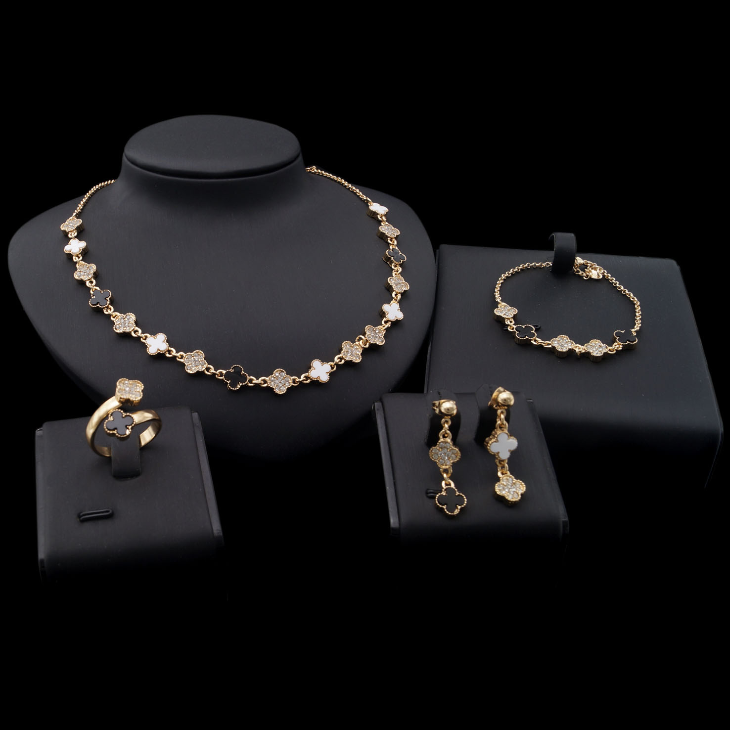 Exquisite Brand Jewelry Lady four leaf clover Necklace Earrings Fishon Jewelry Sets, Golden
Exquisite Brand Jewelry Lady four leaf clover Necklace Earrings Fishon Jewelry Sets, Golden