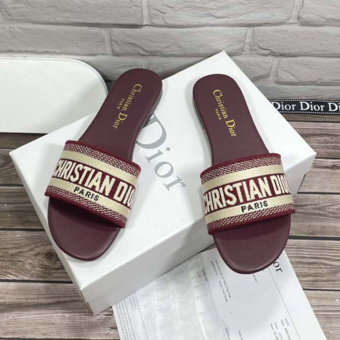 Womens Beach slippers famous Classic Flat heel Summer Designer Fashion flops leather lady brand Slides famale shoes Hotel Bath Ladies sexy Sandals Large FDHDFH, 10
Womens Beach slippers famous Classic Flat heel Summer Designer Fashion flops leather lady brand Slides famale shoes Hotel Bath Ladies sexy Sandals Large FDHDFH, 10