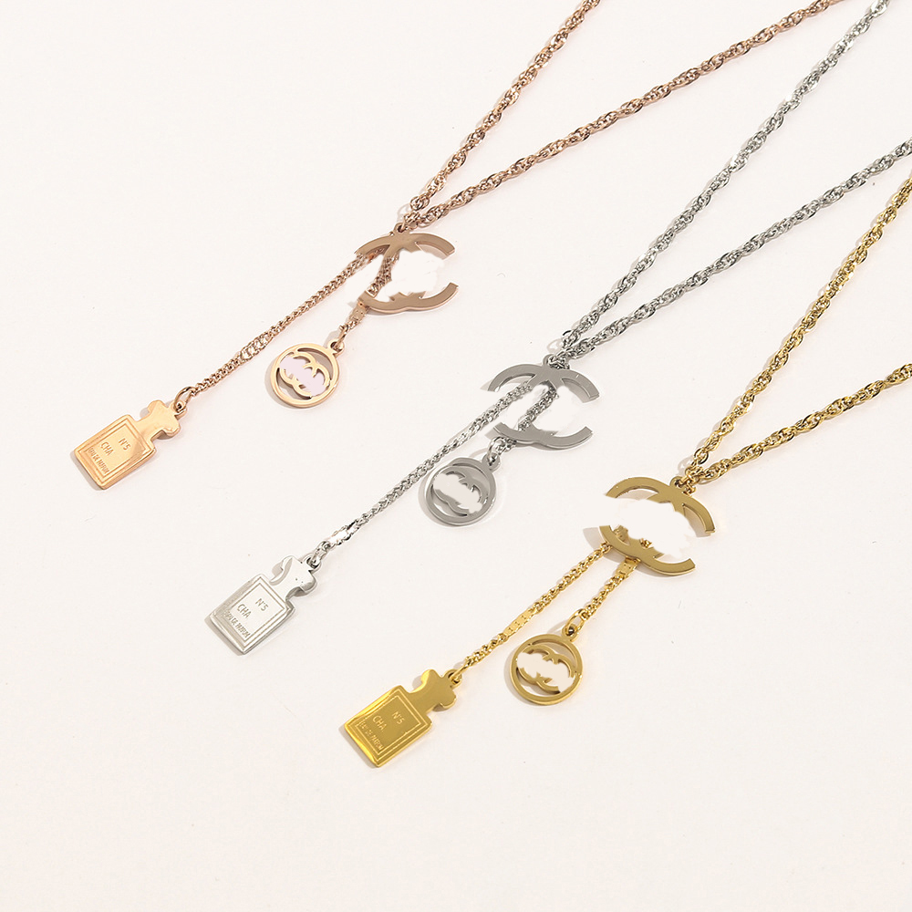 20Style 18K Gold Plated Luxury Designer Necklace for Women Bottle Pendant Brand C-Letter Choker Chain Necklaces Jewelry Accessory High Quality Never Fade
20Style 18K Gold Plated Luxury Designer Necklace for Women Bottle Pendant Brand C-Letter Choker Chain Necklaces Jewelry Accessory High Quality Never Fade
