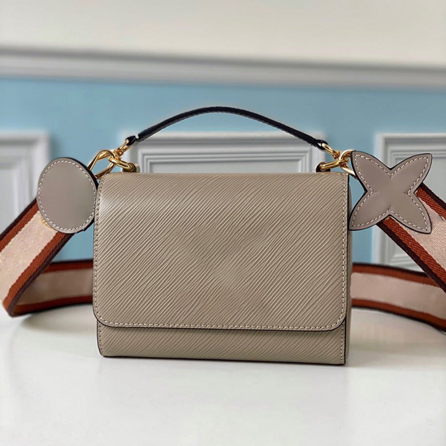 Designer Crossbody bag Genuine leather Flap bag 23CM Luxury Shoulder bag Delicate knockoff Handbag With Box YL066, M57049
Designer Crossbody bag Genuine leather Flap bag 23CM Luxury Shoulder bag Delicate knockoff Handbag With Box YL066, M57049