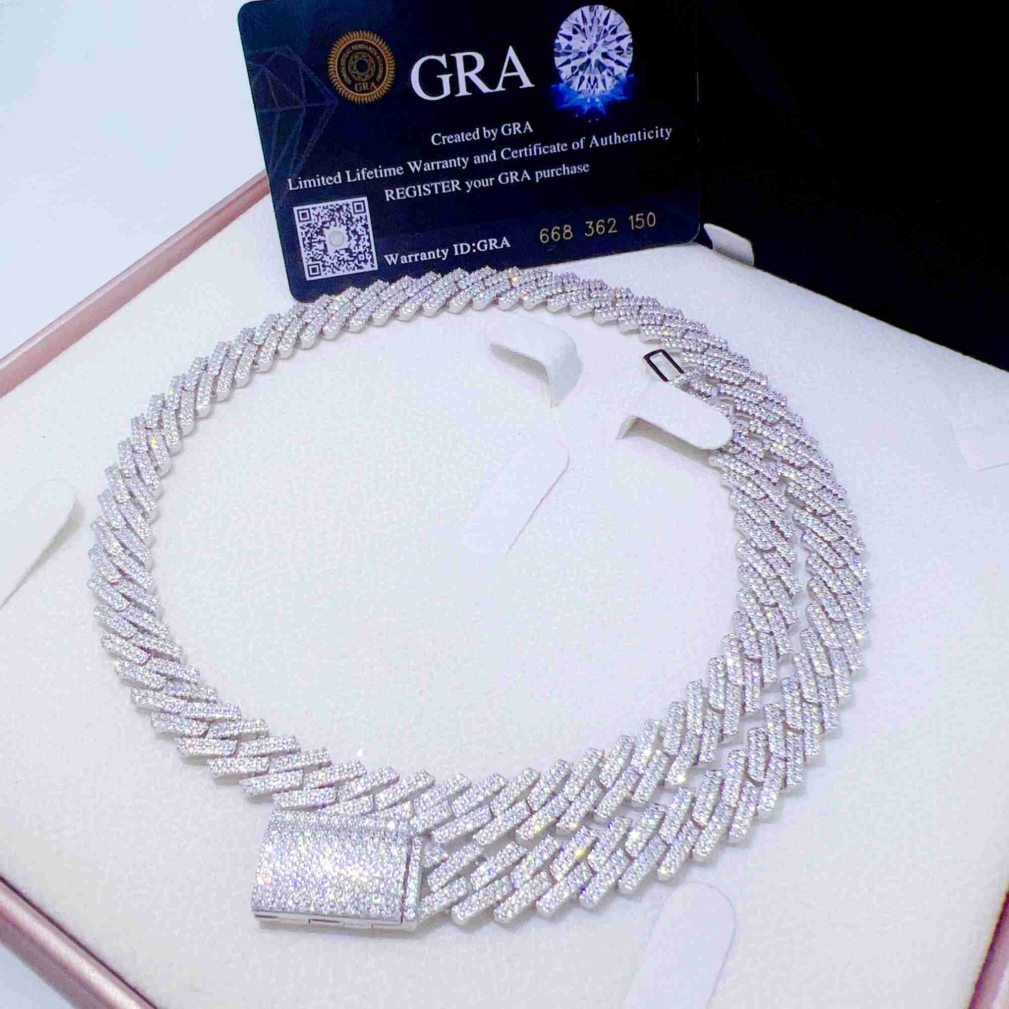 Hip Hop Jewelry Iced Out Fashion Cuban Link Necklace 10mm Solid Silver Miami Moissanite Cuban Chain for Men Women
Hip Hop Jewelry Iced Out Fashion Cuban Link Necklace 10mm Solid Silver Miami Moissanite Cuban Chain for Men Women