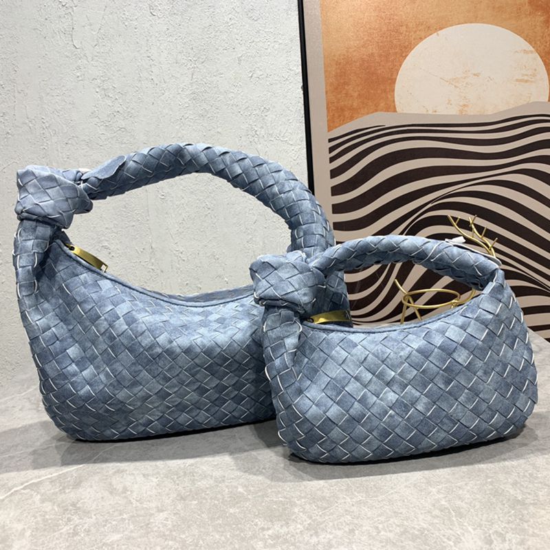 7A designer bag The latest design tannin denim woven knotted tote bag Fashion handbags luxury messenger bag new 2023, #1
7A designer bag The latest design tannin denim woven knotted tote bag Fashion handbags luxury messenger bag new 2023, #1