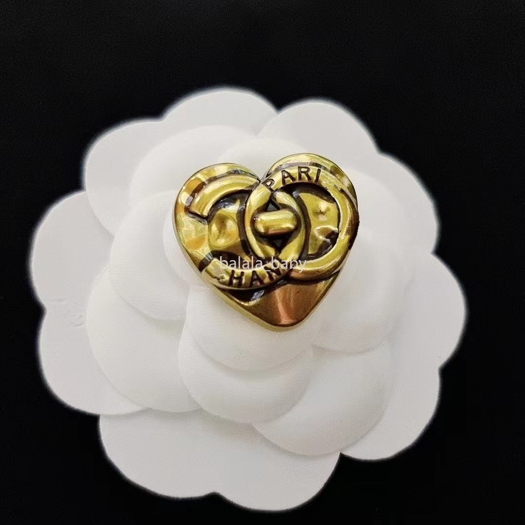 Fashion Brooch For Women Accessory Pins Womens Heart Shape Small Designer Jewelry Letter Brooches