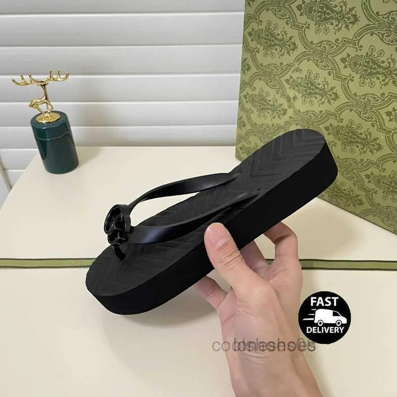Version Luxury Designer Slippers Sliders Womens Summer Sandals Beach Slide Ladies Flip Flops Loafers Metal g Letters Black Outdoor Home oxl, G u c c i
Version Luxury Designer Slippers Sliders Womens Summer Sandals Beach Slide Ladies Flip Flops Loafers Metal g Letters Black Outdoor Home oxl, G u c c i
