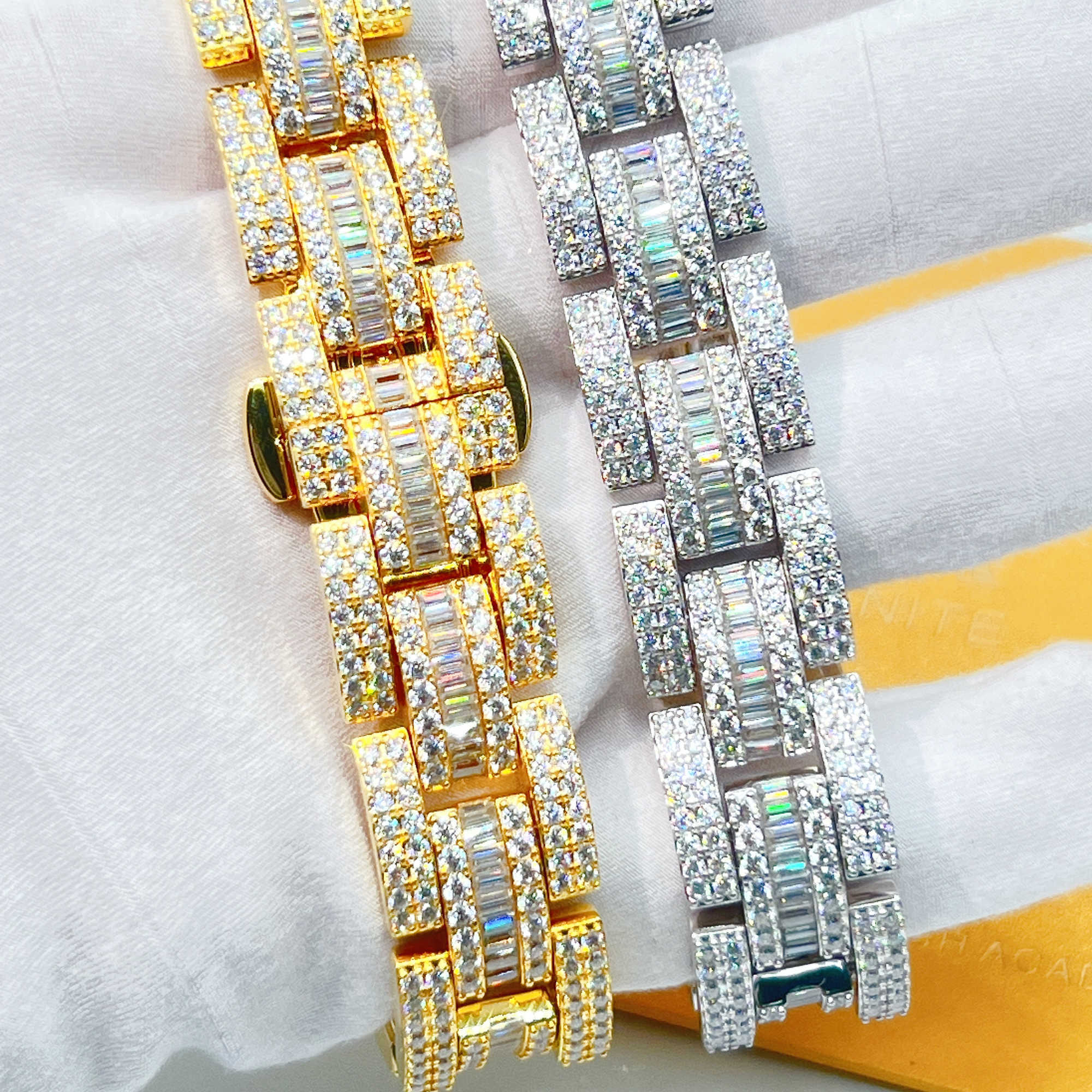 Ready to Ship Fashion New Desgin Vvs Moissanite Baguette Cut Mens Brand Watch Miami Cuban Chain Link Bracelet