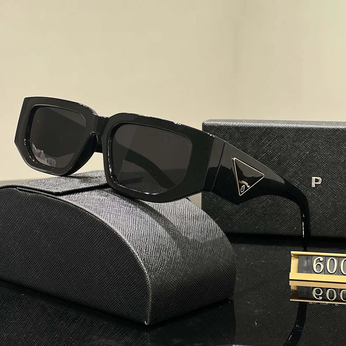 2023 TOP Designers sunglasses Fashion Polarized Sunglass men women luxury Retro Design square UV resistant sun glass Casual Versatile eyeglasses
2023 TOP Designers sunglasses Fashion Polarized Sunglass men women luxury Retro Design square UV resistant sun glass Casual Versatile eyeglasses