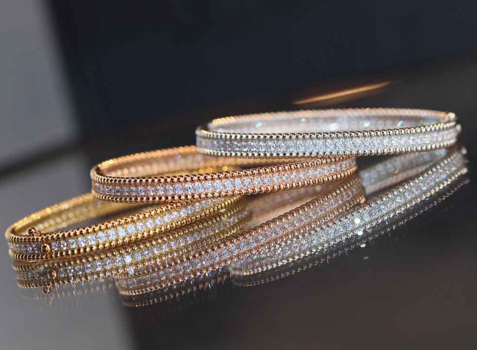 2023 Luxury quality charm punk band bracelet with all diamonds in three colors plated have box stamp PS5116
2023 Luxury quality charm punk band bracelet with all diamonds in three colors plated have box stamp PS5116
