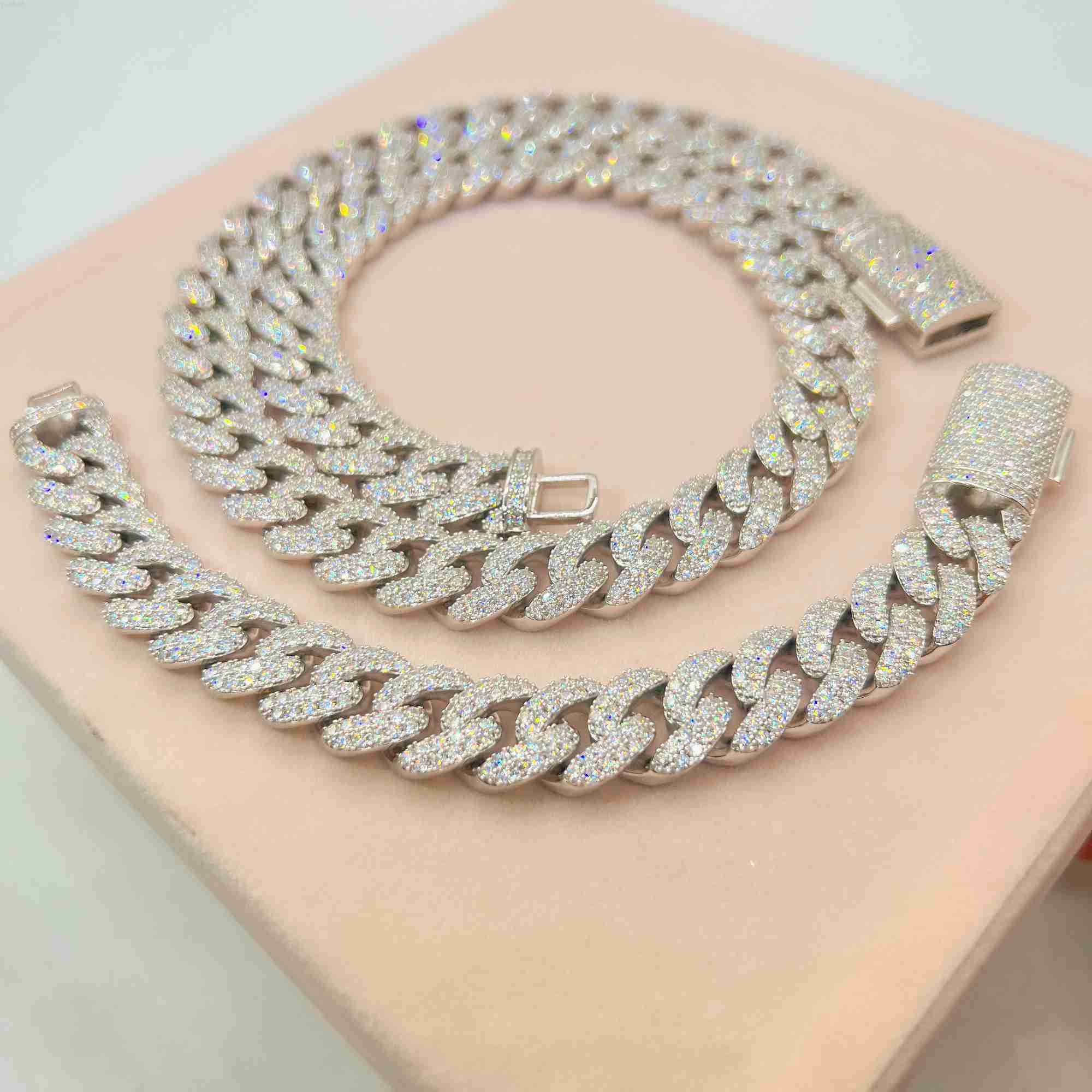 New High Quality Fashion Diamond Vvs Moissanite Baguette 925 Sterling Silver Cuban Link Chain
New High Quality Fashion Diamond Vvs Moissanite Baguette 925 Sterling Silver Cuban Link Chain