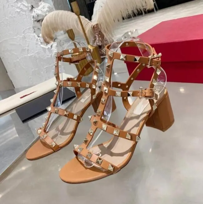 With Box Valentinoity Designer VT Sandal Women Leather Stud Sandals Platform Sandals Summer High Heels Rivets Shoes Genuine Leather Ladi IHb, Color 2
With Box Valentinoity Designer VT Sandal Women Leather Stud Sandals Platform Sandals Summer High Heels Rivets Shoes Genuine Leather Ladi IHb, Color 2