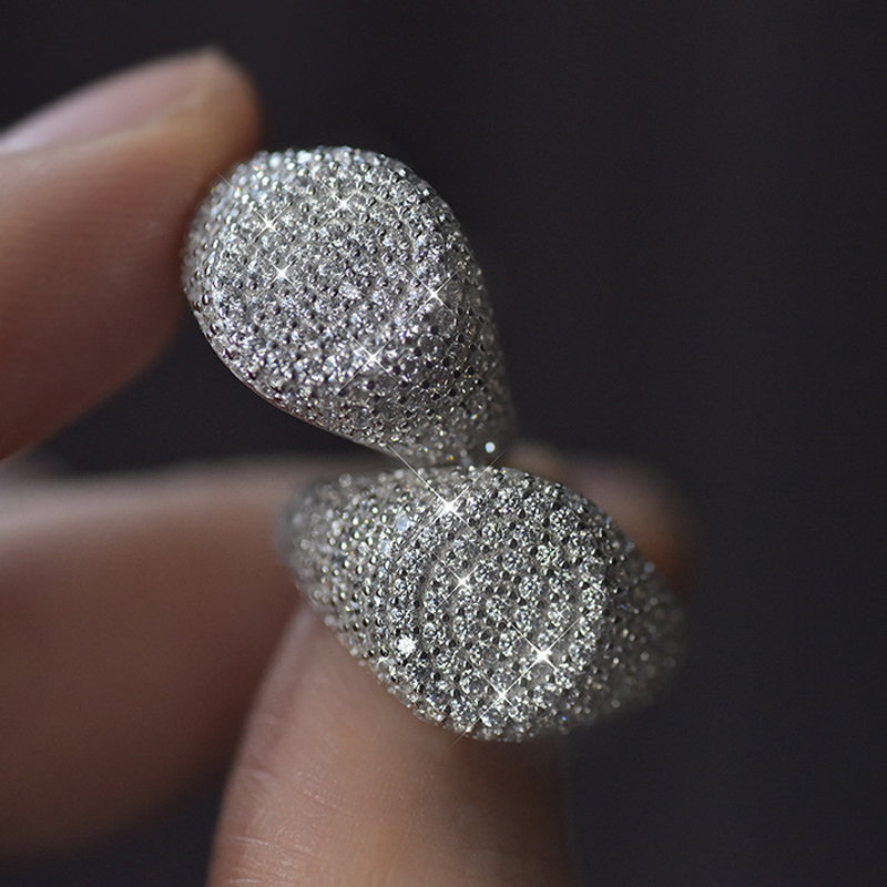 With Side Stones Knobspin S925 Sterling Silver 18k White Gold Plated All Diamond Sparkling Ring Suitable for Women's Parties 230512