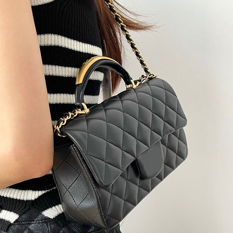 AAAAA Designer Bag Classic Clamshell Chain Shoulder Bag Women's Crossbody Bag Backpack Leather Fashion Tote AS2431
AAAAA Designer Bag Classic Clamshell Chain Shoulder Bag Women's Crossbody Bag Backpack Leather Fashion Tote AS2431
