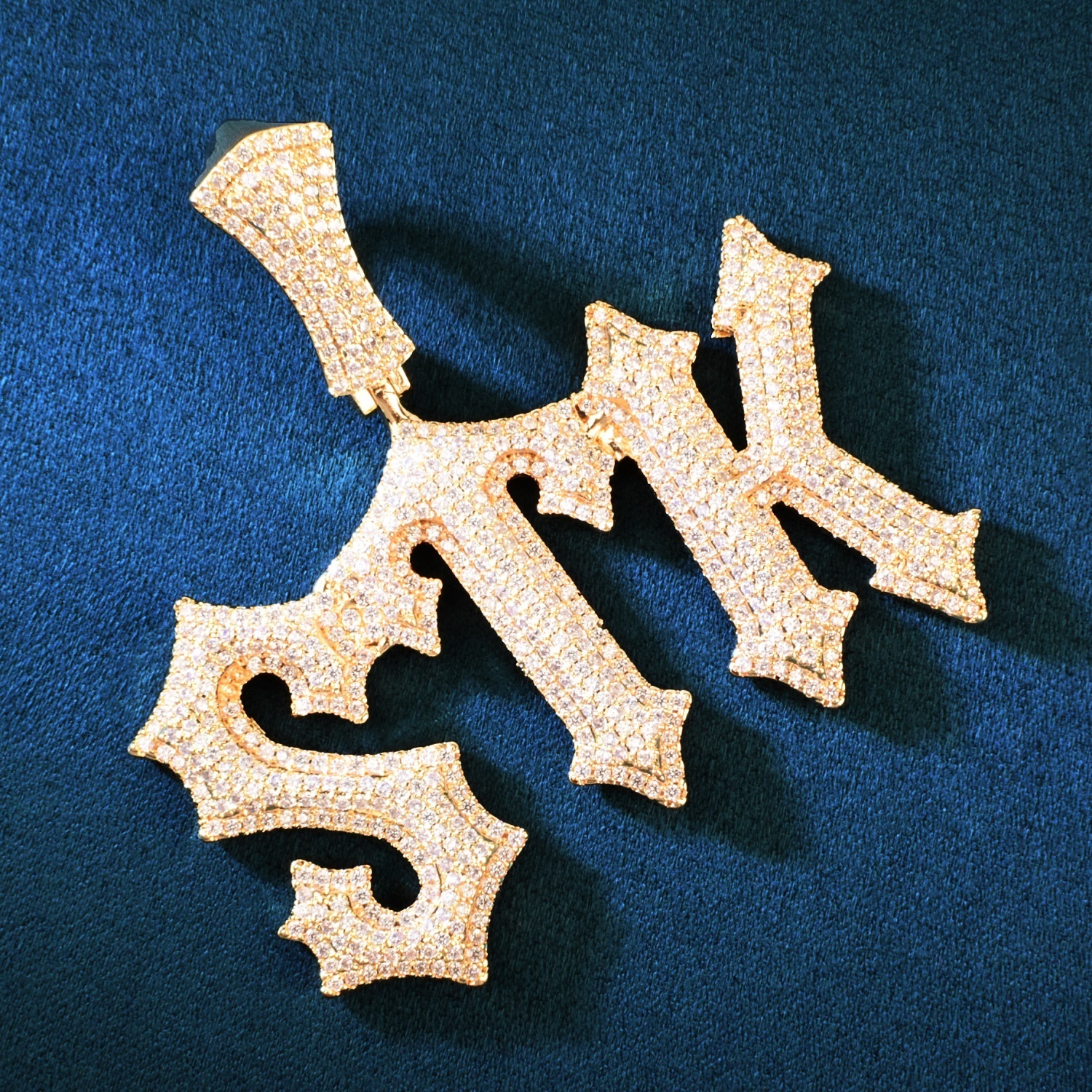 Charms CUC Custom Name Brush Script Letter Hanging Chain Female Hip Hop Necklace Ice Out Zircon Custom Rock Rap Jewelry 230512