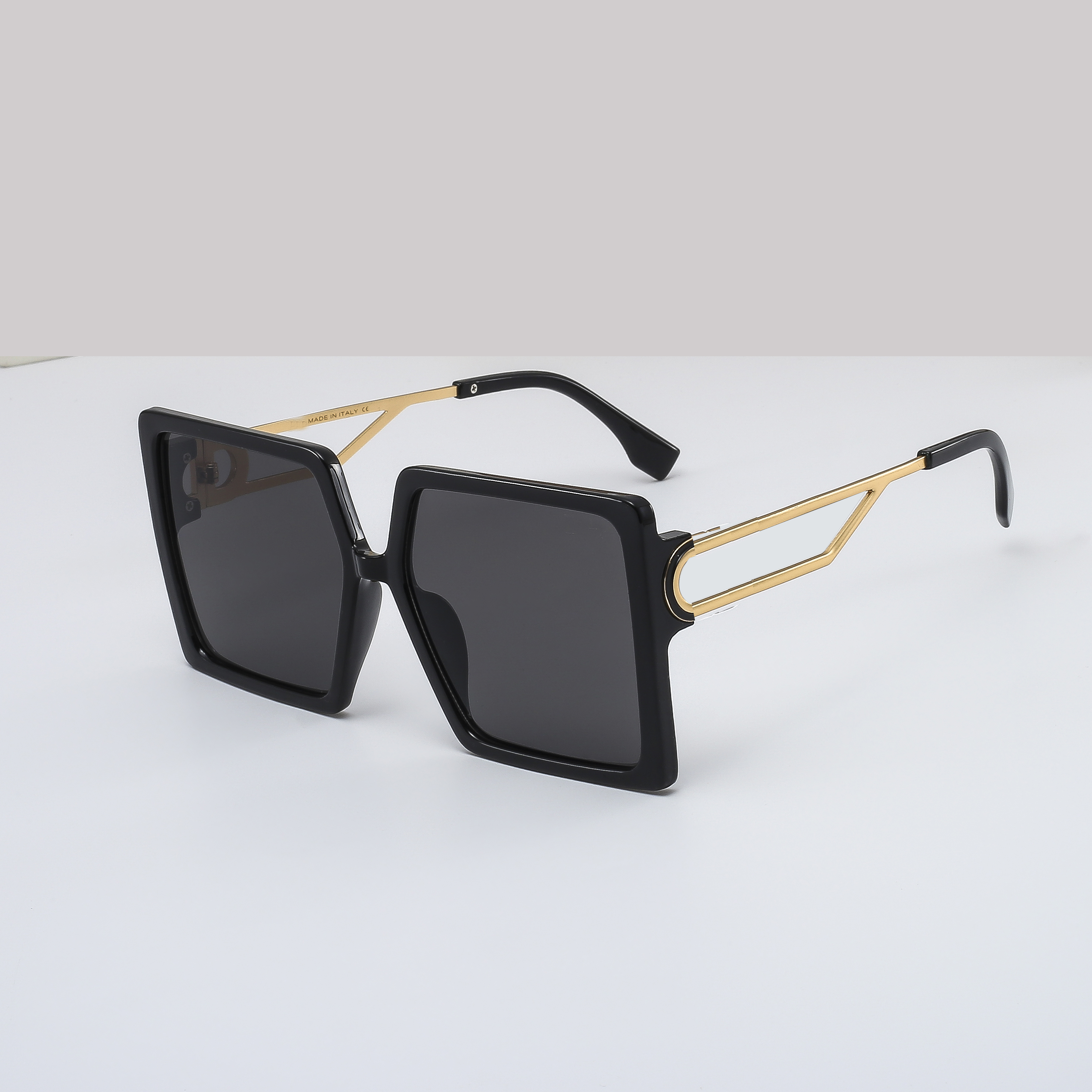 summer ladies Cycling fashion sunglasses metal women Driving Wrap Glasses riding wind Cool Outdoors beach Travel big frame eyewear man eyeglasses
summer ladies Cycling fashion sunglasses metal women Driving Wrap Glasses riding wind Cool Outdoors beach Travel big frame eyewear man eyeglasses