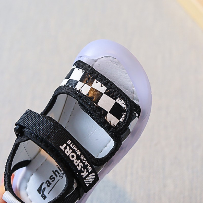 Sandals Boys LED Sandals Summer Kids Shoes Fashion Light Soft Flats Toddler Baby Girl Sandals Infant Casual Beach Children Shoes Outdoor 230515