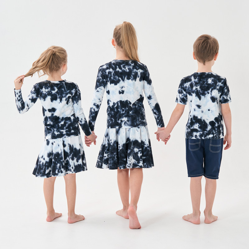Family Matching Outfits kids boys girls spring summer tie dye cotton casual clothing children fashion set top and romper matching 230512