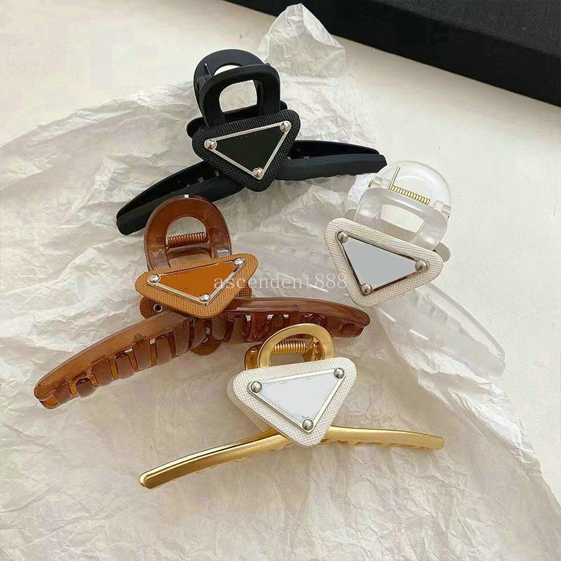 Womens Triangle Clip For Women Girls Classic Brand Letter Designer Hair Claw Fashion Hairpin Free shipping