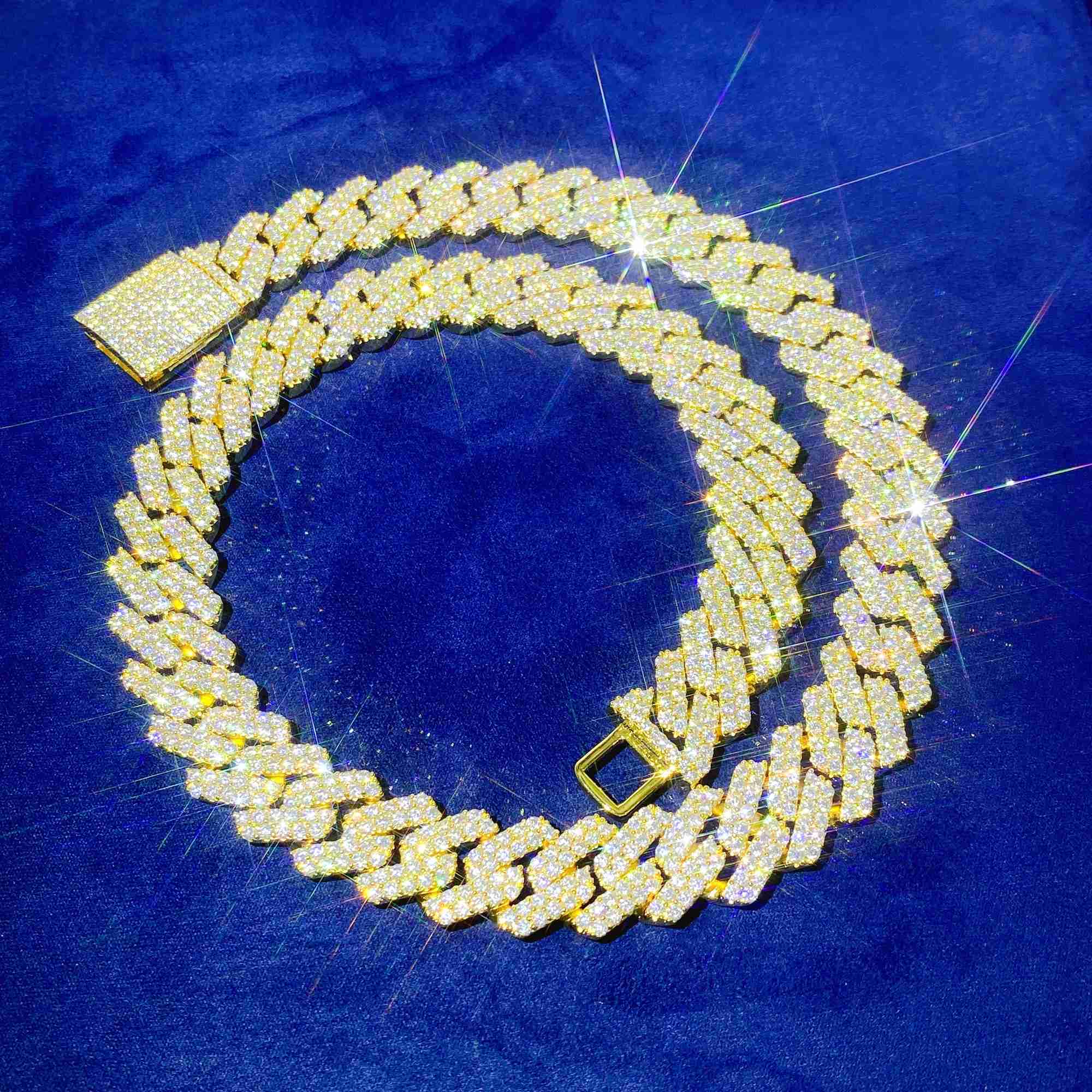 925 Sterling Silver Gra Certificated Vvs d Color Iced Out Hip Hop Jewelry 15mm Moissanite Cuban Chain
925 Sterling Silver Gra Certificated Vvs d Color Iced Out Hip Hop Jewelry 15mm Moissanite Cuban Chain