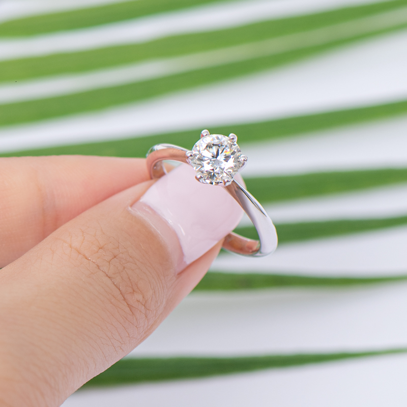 Solitaire Ring IOGOU Ring Women's Trend 1 Mosanite Solitaire Engagement Ring Certified 925 Silver 18K Platinum Exquisite Jewelry 230512