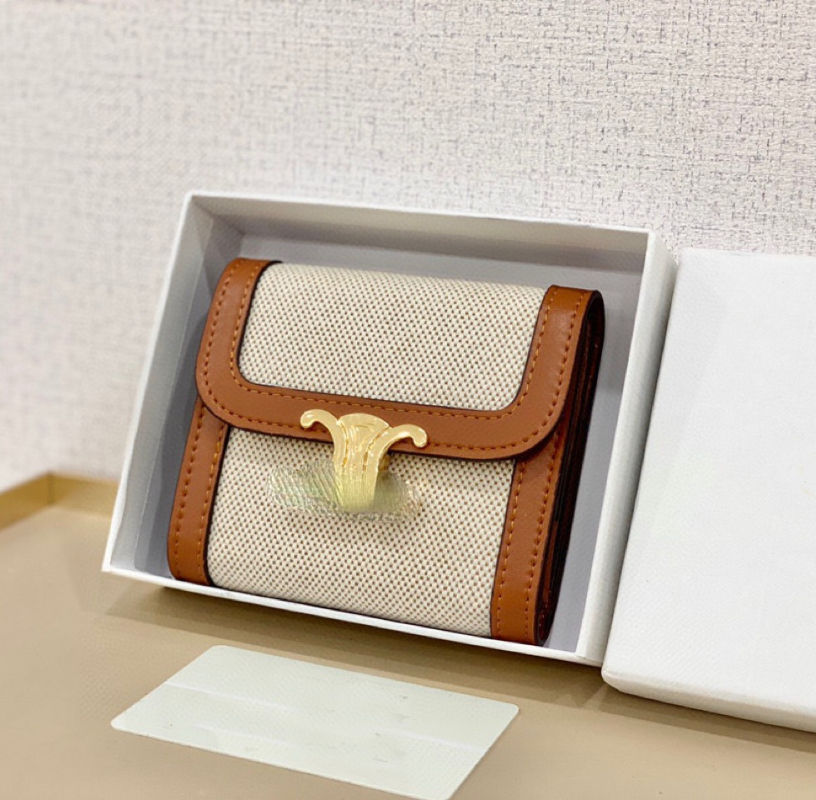 Women's Short Wallets Trifold Cowhide Wallet Buckle Classic Old Flower Leather Card Bag Contrast Color, Green
Women's Short Wallets Trifold Cowhide Wallet Buckle Classic Old Flower Leather Card Bag Contrast Color, Green