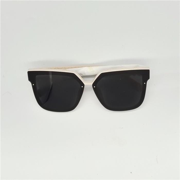 Fashion designer luxury sunglasses for women and men's high-end glasses retro travel sunglasses
Fashion designer luxury sunglasses for women and men's high-end glasses retro travel sunglasses