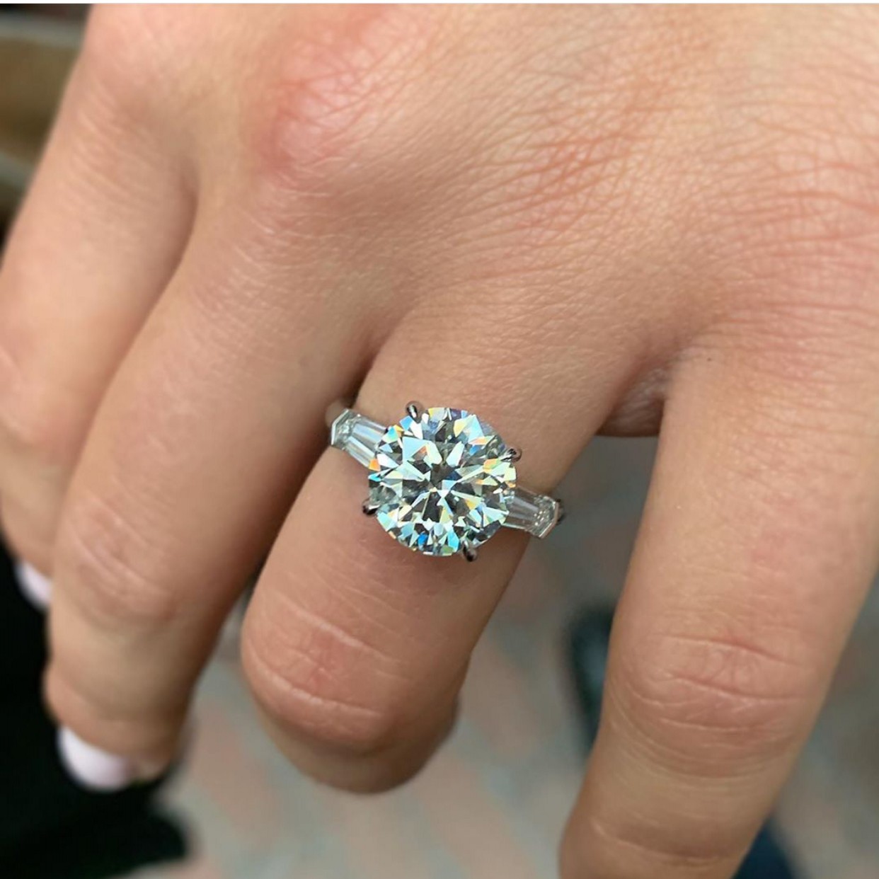 Solitaire 4ct Lab Diamond cz Ring 925 sterling silver Promise Engagement Wedding band rings for women men Fine Party Jewelry
Solitaire 4ct Lab Diamond cz Ring 925 sterling silver Promise Engagement Wedding band rings for women men Fine Party Jewelry