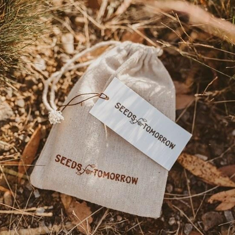 Jewelry Pouches Bags Natural Linen Jewelry Gift Bags 8x10cm 9x12cm 10x15cm pack 50 Custom Sack Party Candy Makeup Jute Packaging Pouches 230512